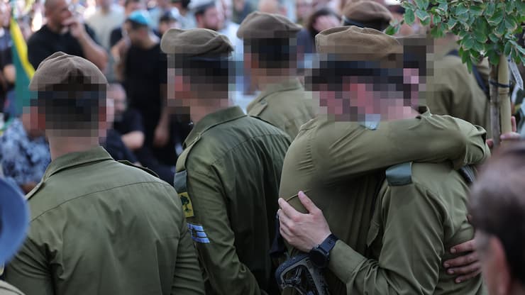 הלווייתו של סמ״ר עמית כהן ז"ל בבית העלמין הצבאי בחולון