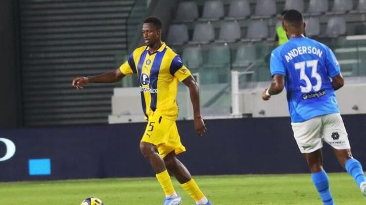 ייסע עם חבריו לברמינגהאם? עלי קמארה (צילום: אתר מכבי ת"א) שחקן מכבי ת"א מוחמד עלי קמארה