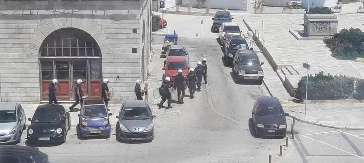 המשטרה במקום