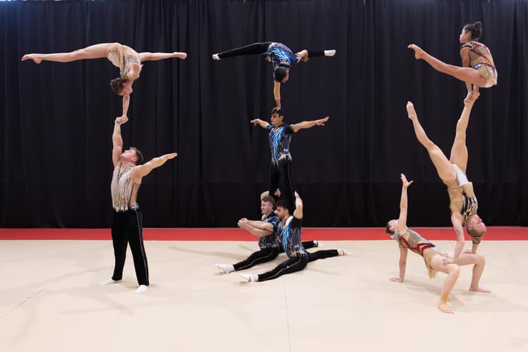 "אנחנו עובדים הרבה על להסתדר ביחד, להיות בחוויה משותפת" (צילום: עוז מועלם) נבחרת ישראל אקרובטיקה