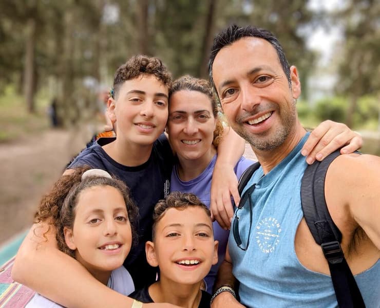 אופיר, גלית, לירם, לביא וליה דניאל
