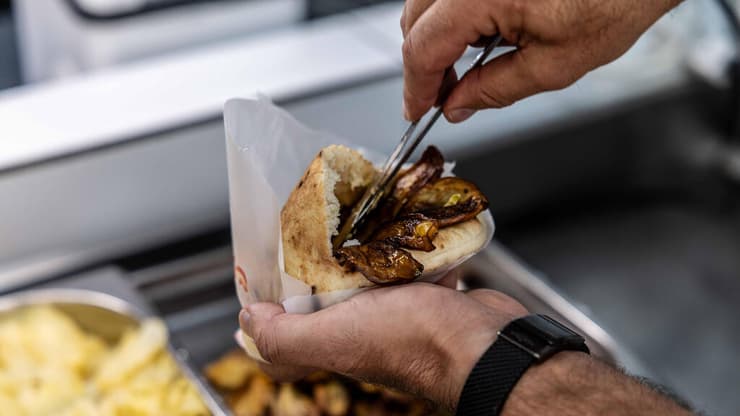 סביח טשרניחובסקי למגזין סופ"ש