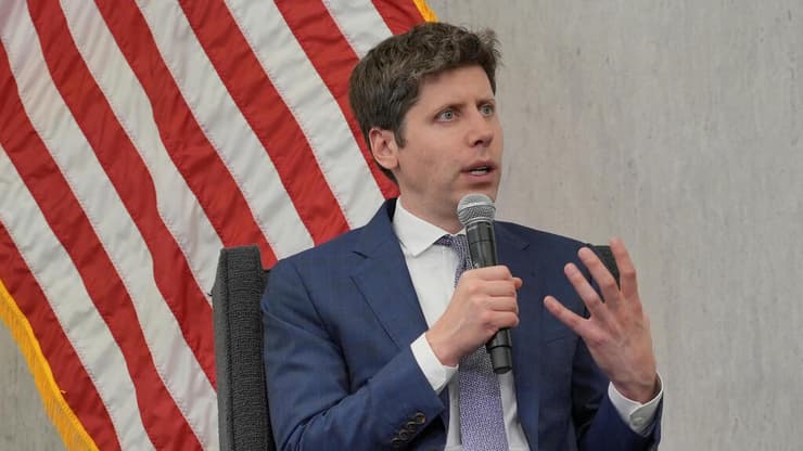 סם אלטמן במהלך ראיון לפדרל רזרב בשבוע שעבר (רויטרס) סם אלטמן במהלך הראיון לפדרל רזרב