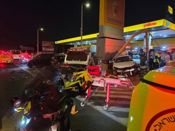 זירת התאונה ליד אזור (צילום: תיעוד מבצעי מד"א) תאונה קטלנית בדרך השבעה באזור