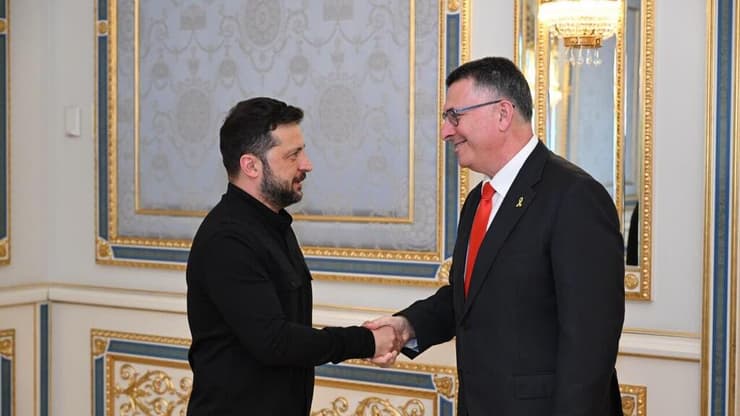 שר החוץ גדעון סער נפגש בקייב עם נשיא אוקראינה וולודימיר זלנסקי