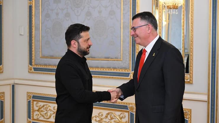 שר החוץ גדעון סער נפגש בקייב עם נשיא אוקראינה וולודימיר זלנסקי