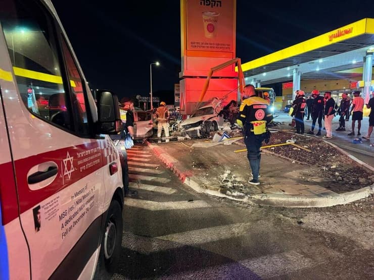 זירת התאונה במרכז (צילום: תיעוד מבצעי מד"א) תאונה קטלנית בדרך השבעה באזור