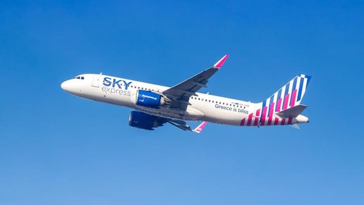 מטוס איירבוס A320neo של חברת סקיי אקספרס