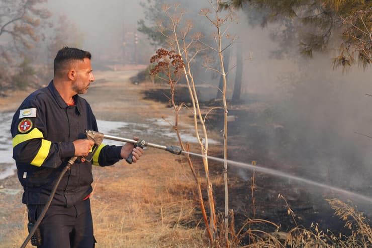 צילום: Etienne TORBEY / AFP קפריסין לימסול שריפה