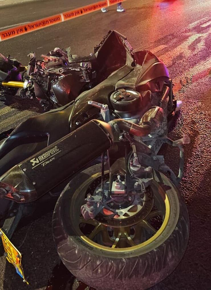 זירת התאונה בירושלים (צילום: תיעוד מבצעי מד"א) רוכב אופנוע נהרג אחרי שהחליק במחלף גולומב בירושלים