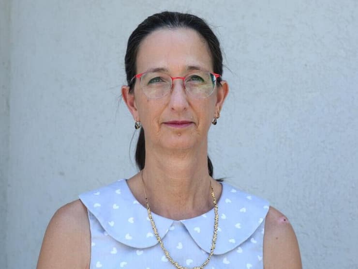 ד"ר ענת גורן. "מחסום הבושה נפרץ במלחמת חרבות ברזל" (צילום: ריאן פרויס) ד"ר ענת גורן בבית המאזן ברחובות