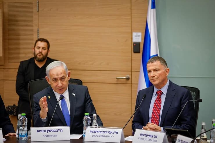 "אין בעיה, אני אבוא אליך". אדלשטיין ונתניהו (צילום: נועם מושקוביץ, דוברות הכנסת) יולי אדלשטיין ובנימין נתניהו