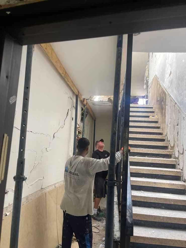 דירה שניזוקה מפיצוץ מטען החבלה