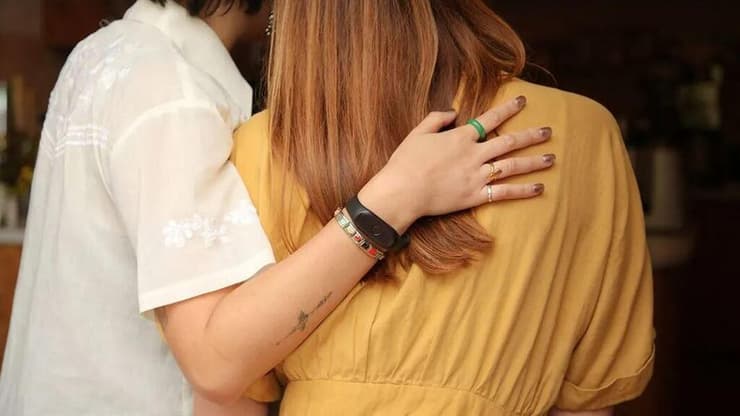 צמיד ה-AI החכם של חברת Bee AI