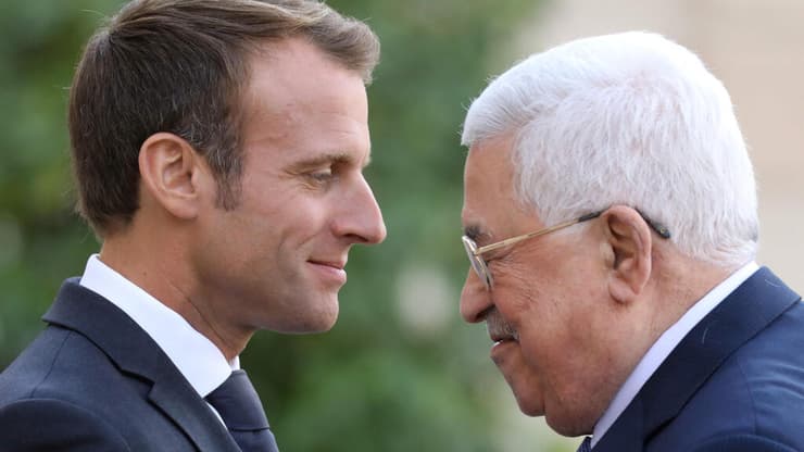  נשיא צרפת עמונואל מקרון עם ראש הרשות הפלסטינית אבו מאזן