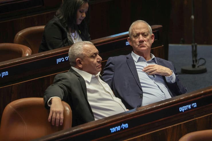 גדי איזנקוט ובני גנץ