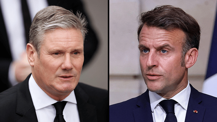 נשיא צרפת עמנואל מקרון וראש ממשלת בריטניה קיר סטארמר (צילום: Christophe PETIT TESSON / POOL / AFP, רויטרס) עמנואל מקרון, קיר סטארמר