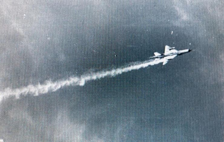 מיג 21 מצרי שהופל ליד התעלה על ידי גיורא אפשטיין בזמן מלחמת יום הכיפורים