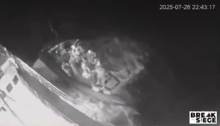 חברי המשט "חנדלה" שיצאה מאיטליה לעזה