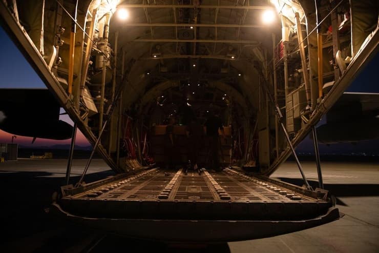 ההיערכות להצנחת הסיוע ההומניטרי ברצועת עזה