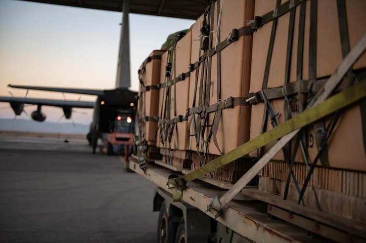 ההיערכות להצנחת הסיוע ההומניטרי ברצועת עזה