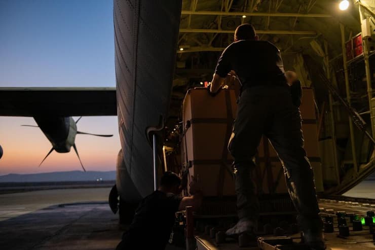ההיערכות להצנחת הסיוע ההומניטרי ברצועת עזה