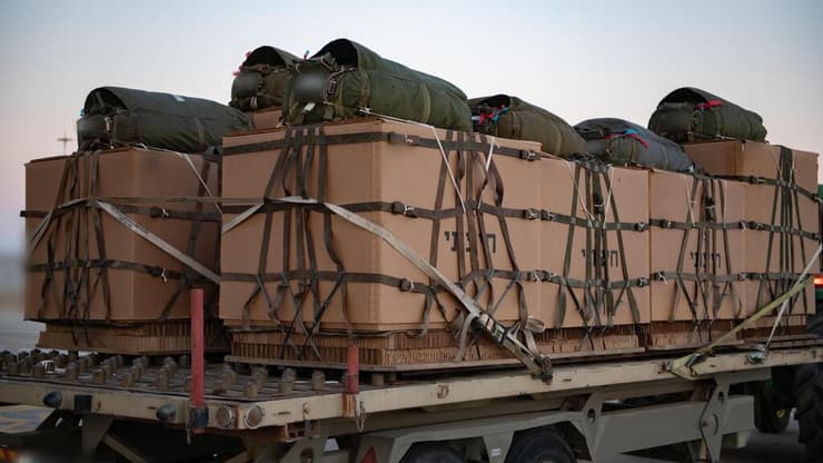 ההיערכות להצנחת הסיוע ההומניטרי ברצועת עזה