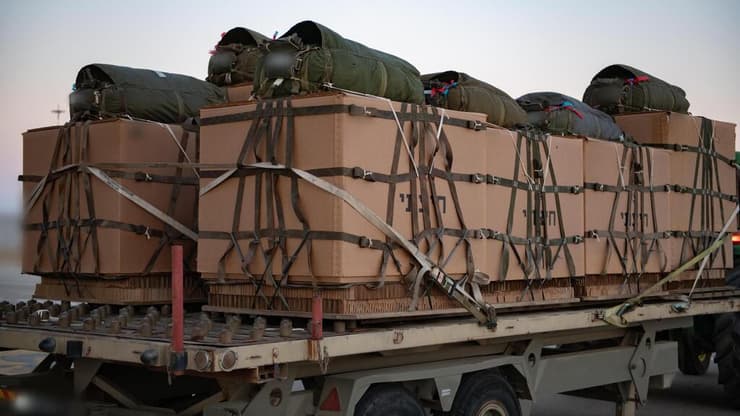 ההיערכות להצנחת הסיוע ההומניטרי ברצועת עזה