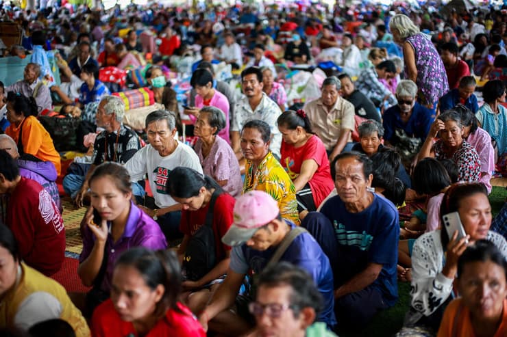 ארחים תאילנדים במקלט זמני בעקבות הסכסוך עם קמבודיה