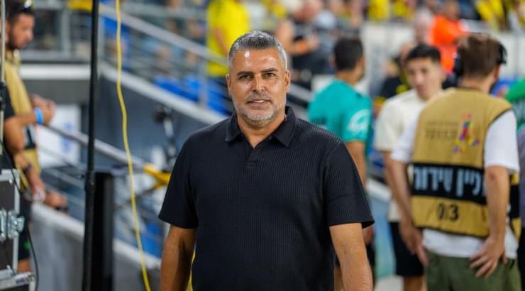 חיים סילבס מוכן להתמודדות (רועי כפיר) חיים סילבס מוכן להתמודדות