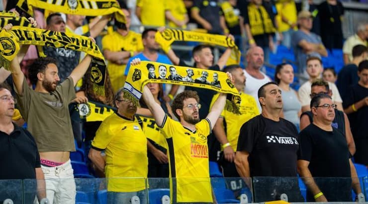 קהל אוהדי מכבי נתניה הגיע לתמוך (רועי כפיר) קהל אוהדי מכבי נתניה הגיע לתמוך