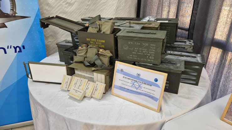 המשטרה עצרה שבעה חשודים שעסקו בסחר באמל"ח צבאי ביו"ש