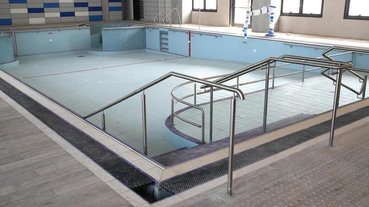 בריכת שחייה בהקמה במרכז שיקום ב מרכז רפואי צפון (פוריה)