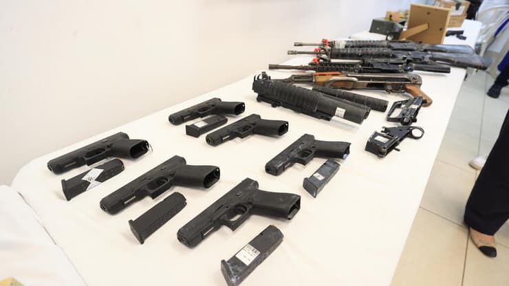 צילום: אלעד גרשגורן המשטרה עצרה שבעה חשודים שעסקו בסחר באמל"ח צבאי ביו"ש