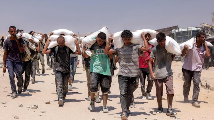 חלוקת סיוע הומניטרי ברצועת עזה