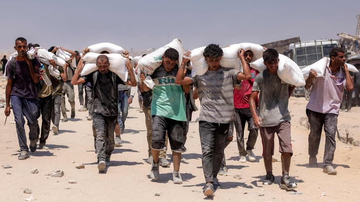 חלוקת סיוע הומניטרי ברצועת עזה