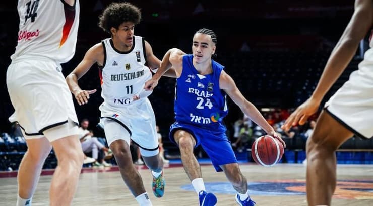 ארי עמיאל חודר