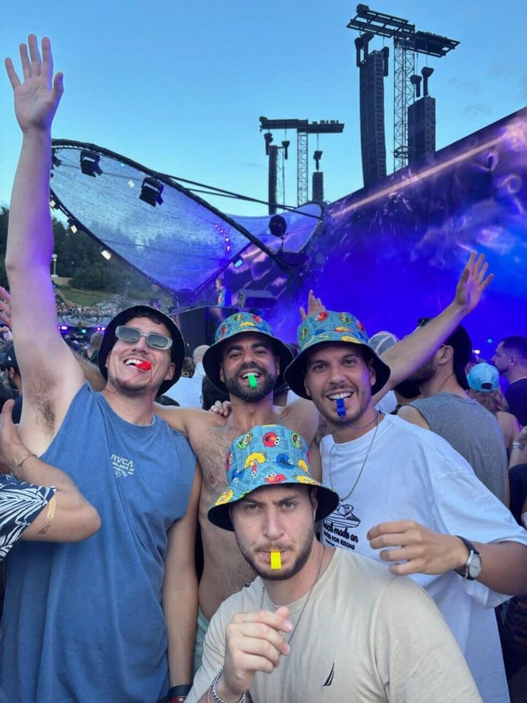 המבלים הישראלים בפסטיבל טומורולנד, בלגיה