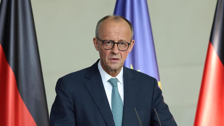 ההאשמה של רה"מ נגד הקנצלר: "נכנע לדיווחי כזב בתקשורת" (צילום: Sean Gallup/Getty Images) פרידריך מרץ