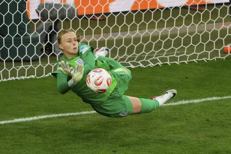 שוערת נבחרת אנגליה האנה המפטון