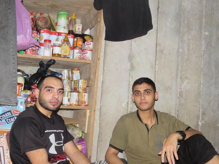 מחבלי חמאס בארוחות גדולות במנהרות