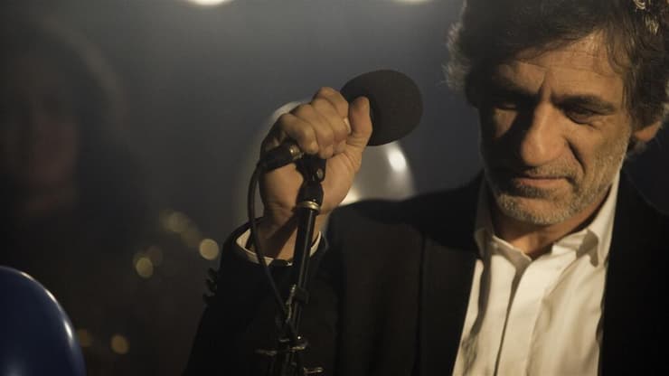 מתוך "ההיא שחוזרת הביתה"