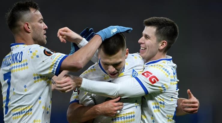 שחקני דינמו קייב חוגגים