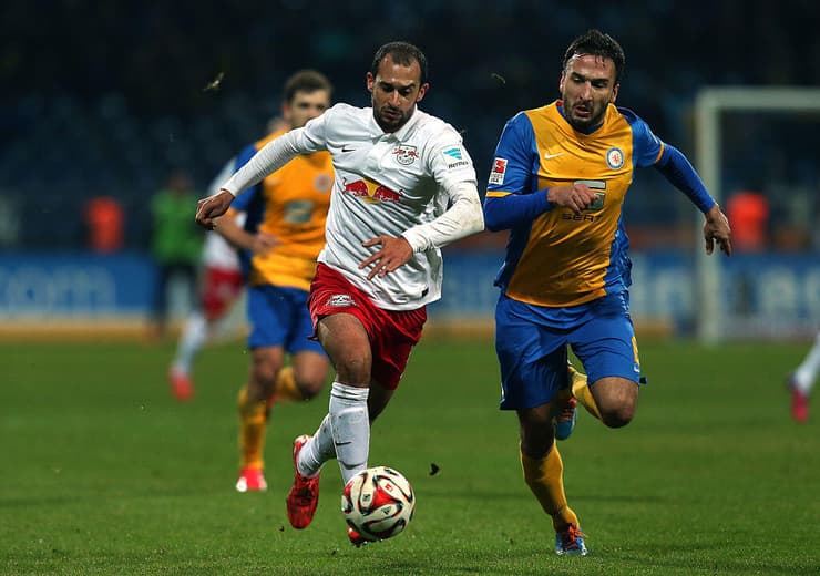 חתם - ולא כבש. דמארי במדי לייפציג (צילום: Ronny Hartmann/Bongarts/Getty Images) עומר דמארי במדי לייפציג