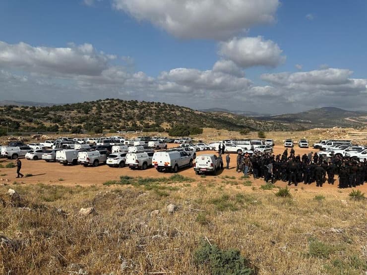 רשות מקרקעי ישראל ומשטרת ישראל פשטו על מוקדי בנייה בלתי חוקיים בטובא זנגריה