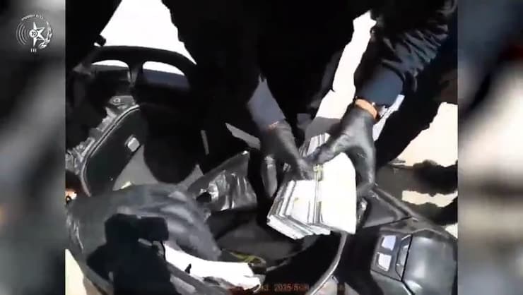 רגע מעצר החשודים בשוד המאורגן