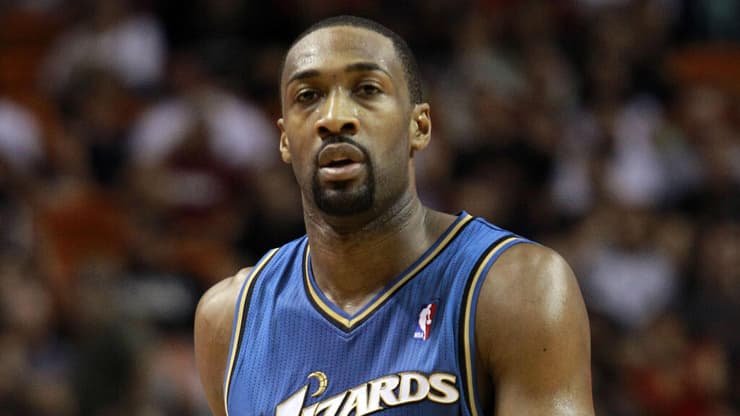 גילברט ארינאס במדי וושינגטון וויזארדס