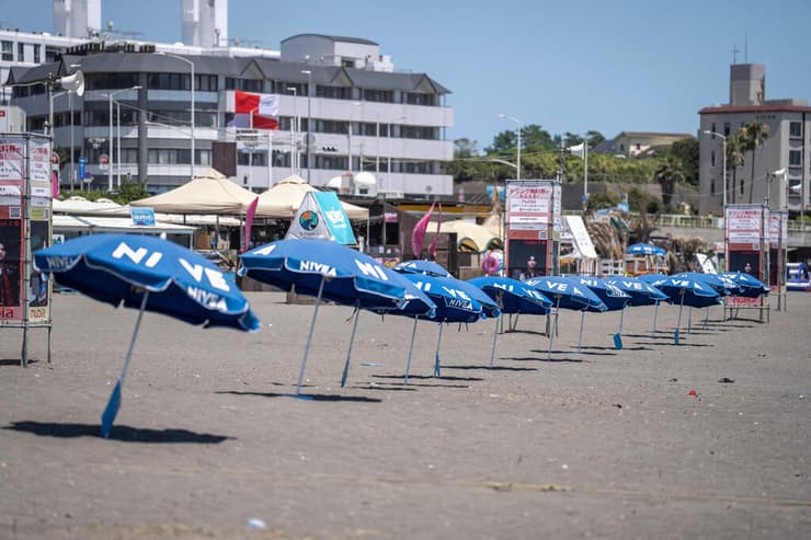 חשש צונאמי יפן חוף ריק ב פוג'יסאווה
