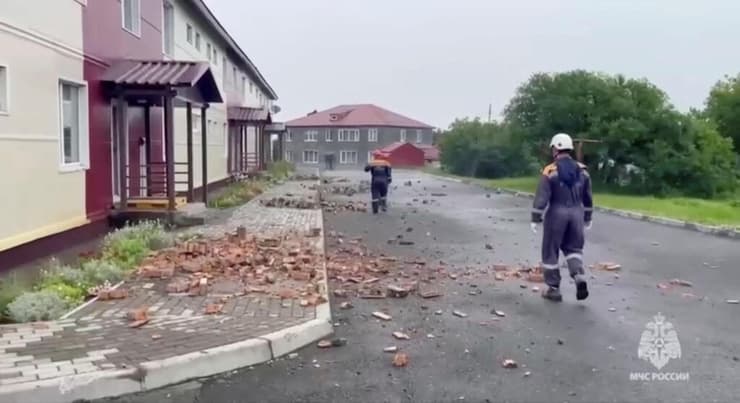 חשש צונאמי רוסיה רעידת אדמה הרס באי סחאלין