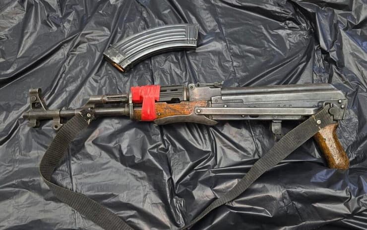 נכנסו לסוריה, הצטלמו עם רובה קלאצ'ניקוב וניסו להבריחו לשטח ישראל